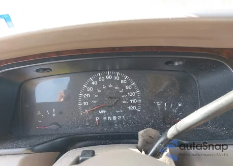 2000 Lincoln Town Car Cartier z USA, uszkodzony, nr VIN 1LNHM83W9YY774651